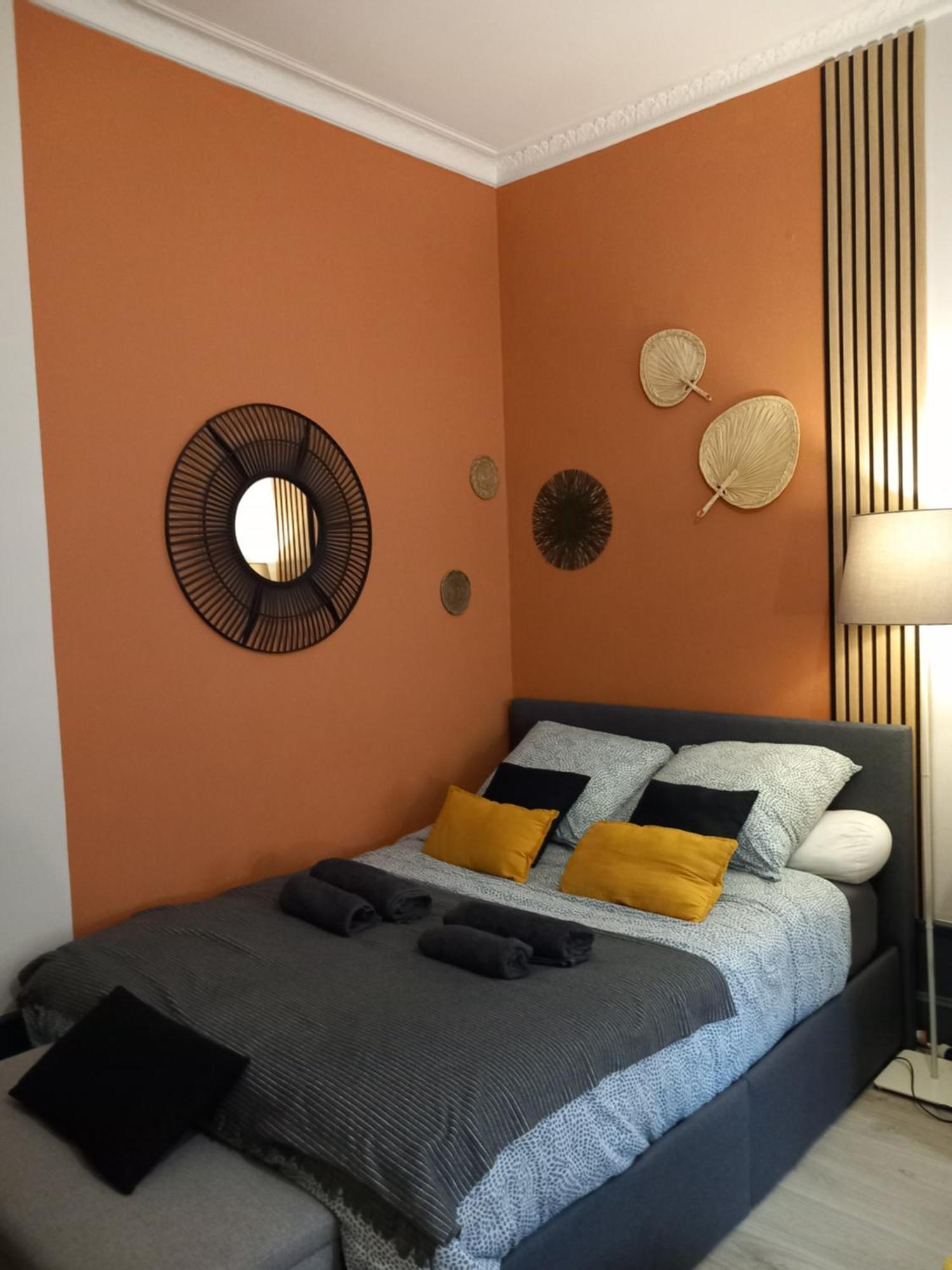 Les Loges Du Theatre Degustation Champagne Offerte Jacuzzi Sauna Jeux Velos Maison Prive 150M2 Historique 14Pers Max Emplacement Exceptionnel Et Chic, 200M De L'Avenue De Champagne, Gare, Musee, Jardins, Restaurations, Toutes Commodites Эперне Экстерьер фото