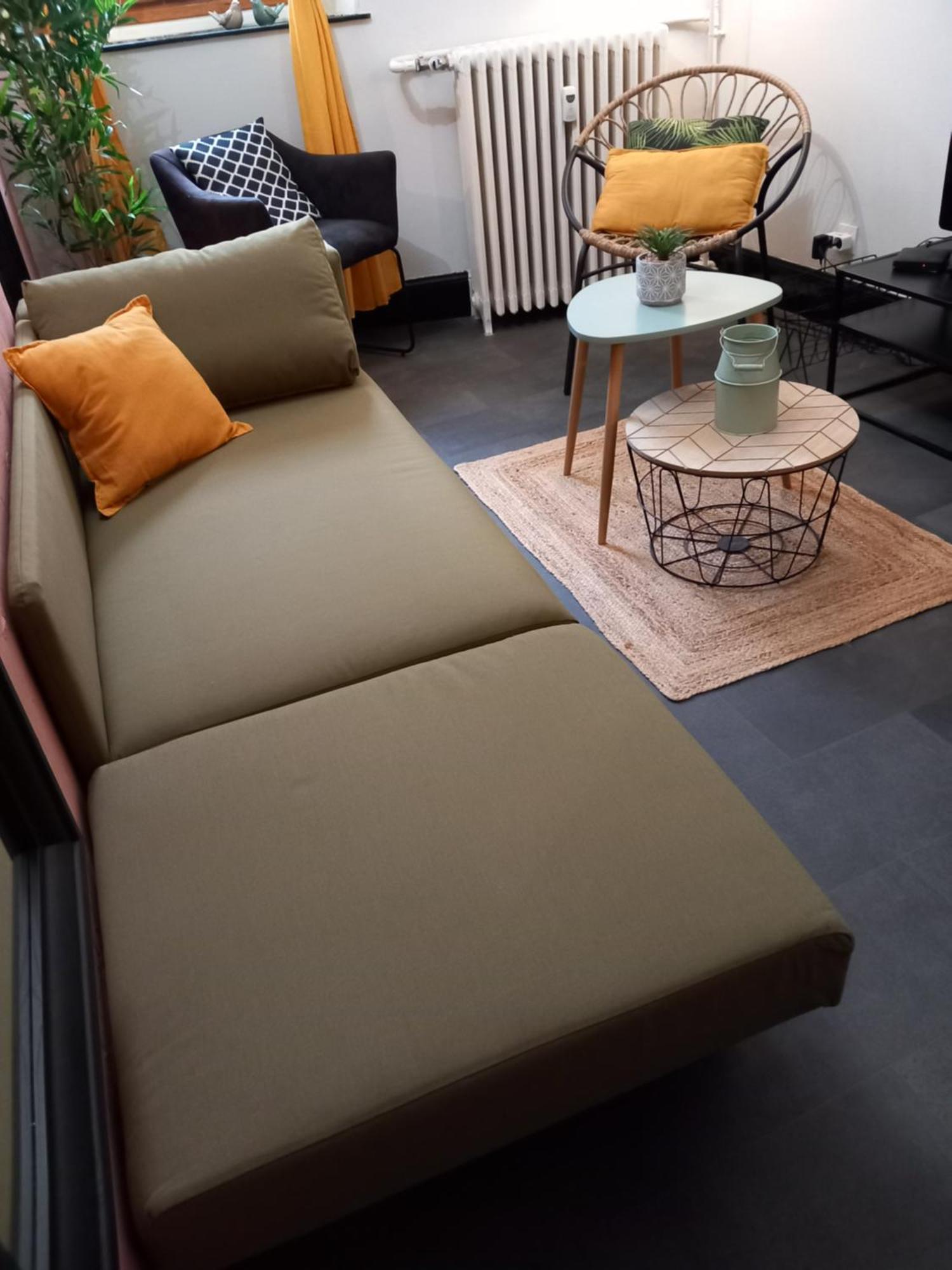 Les Loges Du Theatre Degustation Champagne Offerte Jacuzzi Sauna Jeux Velos Maison Prive 150M2 Historique 14Pers Max Emplacement Exceptionnel Et Chic, 200M De L'Avenue De Champagne, Gare, Musee, Jardins, Restaurations, Toutes Commodites Эперне Экстерьер фото