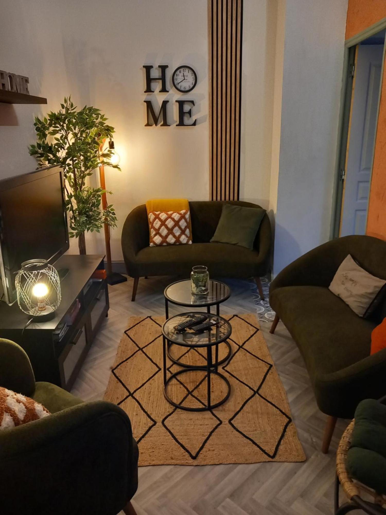 Les Loges Du Theatre Degustation Champagne Offerte Jacuzzi Sauna Jeux Velos Maison Prive 150M2 Historique 14Pers Max Emplacement Exceptionnel Et Chic, 200M De L'Avenue De Champagne, Gare, Musee, Jardins, Restaurations, Toutes Commodites Эперне Экстерьер фото
