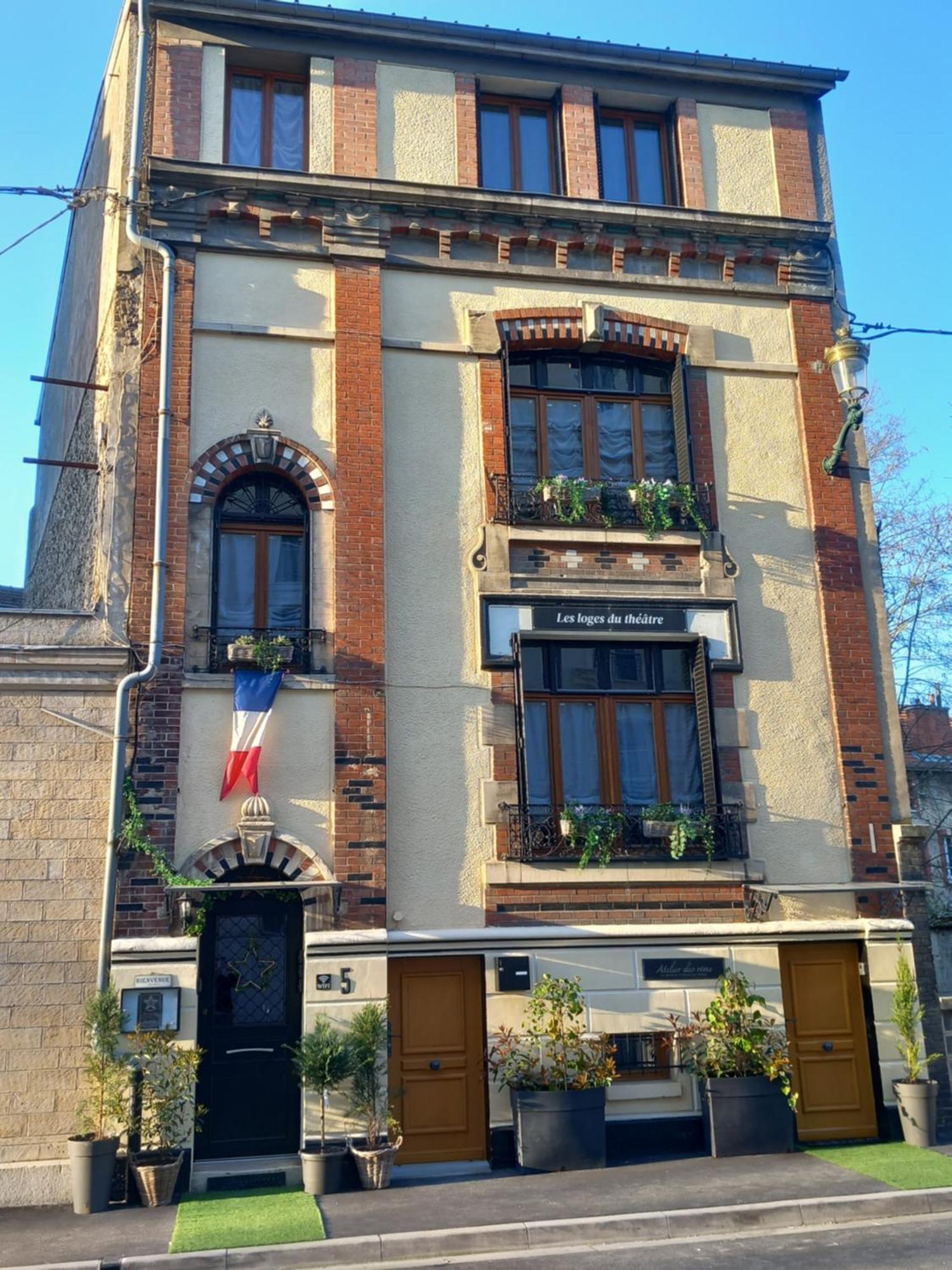 Les Loges Du Theatre Degustation Champagne Offerte Jacuzzi Sauna Jeux Velos Maison Prive 150M2 Historique 14Pers Max Emplacement Exceptionnel Et Chic, 200M De L'Avenue De Champagne, Gare, Musee, Jardins, Restaurations, Toutes Commodites Эперне Экстерьер фото